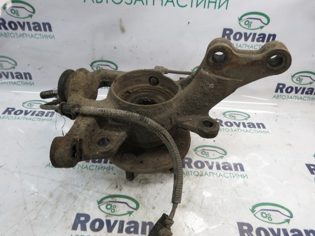Цапфа поворотна права 517162R000 HYUNDAI