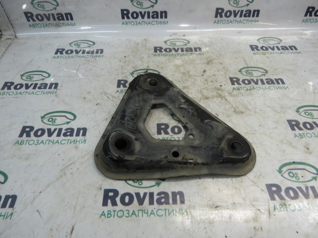 Кронштейн передньої балки 544C46RA0B NISSAN