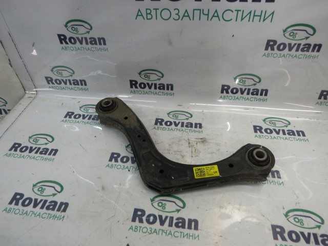 Верхній важіль задньої підвіски лівий 55100F2BA0 HYUNDAI
