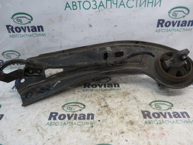 Балансир задній правий 55251CW000 HYUNDAI