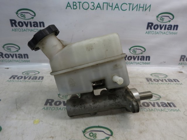Циліндр гальмівний, головний 585101F510 HYUNDAI