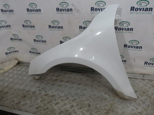 Бічна частина передня ліва Шкода Октавія III A7