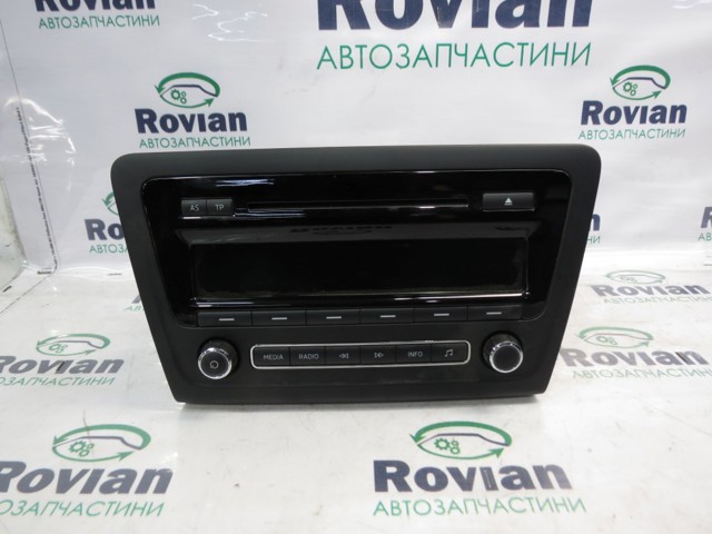 Магнітола 5J0035161E VAG