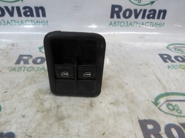 Ручка передньої двері внутрішня права 5J0867171 VAG