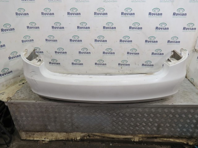 Бампер задній 5J9807421D VAG