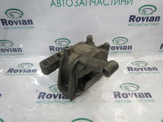 Права подушка мотора 5N0199262L VAG