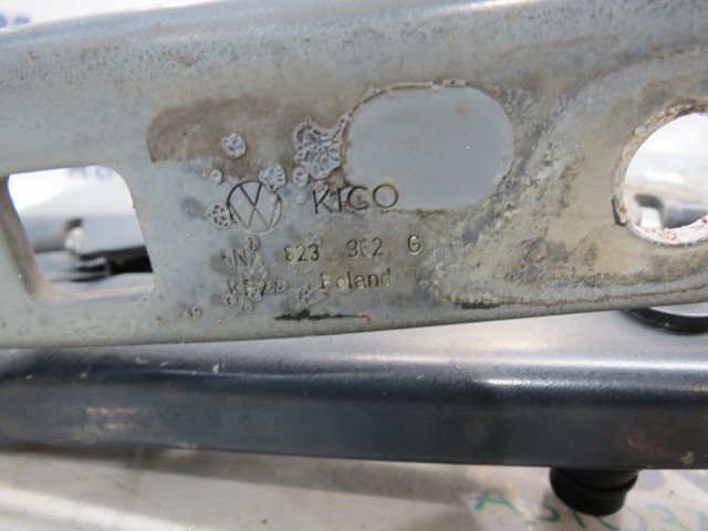 Завіса капота 5NA823302G VAG