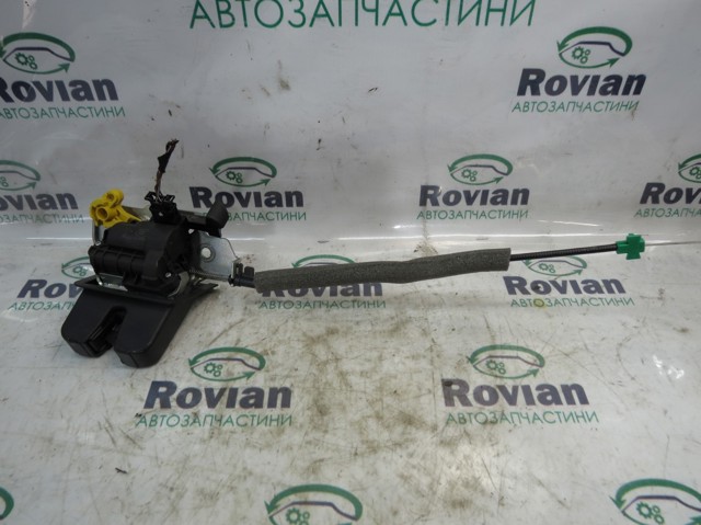 Замок і ручка дверей задка 5NN827505 VAG