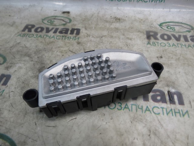 Регулятор оборотів пічки 5Q0907521E VAG