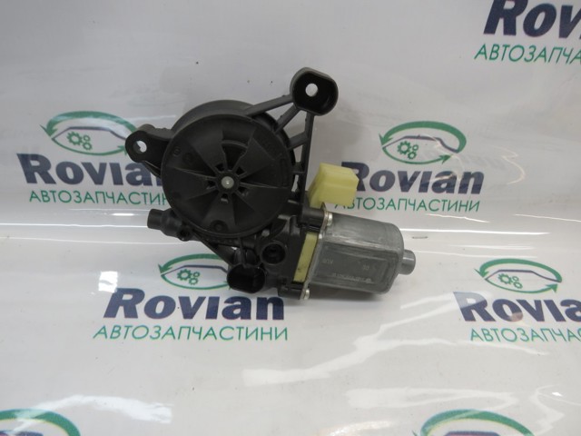 Двигун склопідіймача двері передньої 5Q0959801B VAG