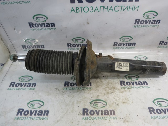 Стійка передня Volkswagen Passat ALLTRACK B8