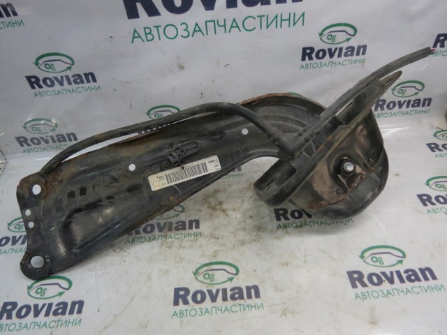 Важіль/тяга задньої підвіски подовжній нижній, правий 5QN505224 VAG