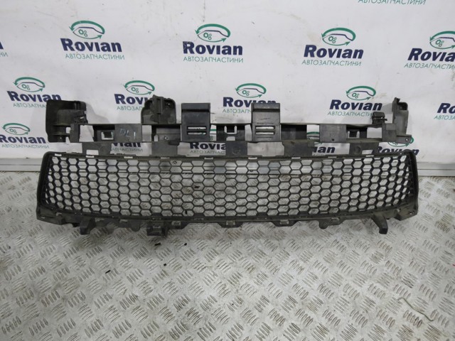 Решітка переднього бампера, центральна 622544633R RENAULT