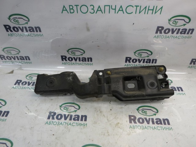 Кронштейн кріплення крила переднього правого верхній 631223715R RENAULT