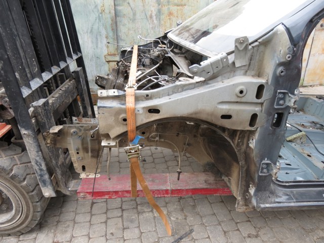 Чверть передня ліва 641013073R RENAULT