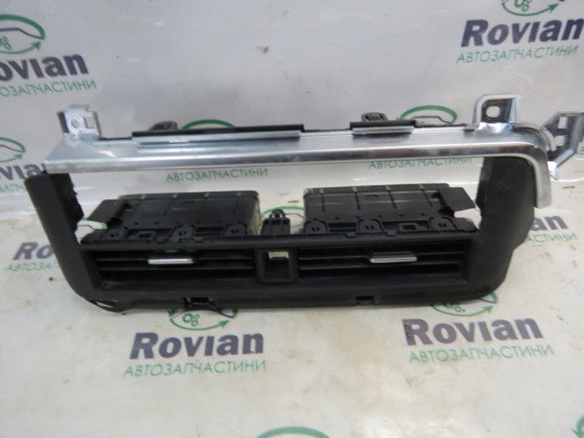 Решітка повітропровода 687506RR3A NISSAN