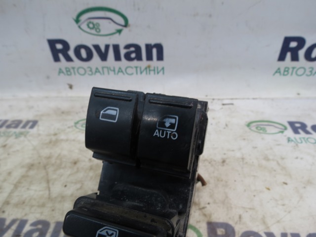 Кнопковий блок керування склопідіймачами передній лівий 6RU959858B VAG
