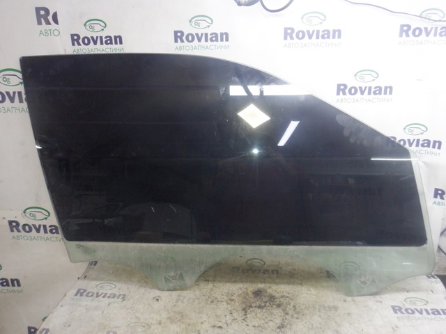 Скло пасажирських дверей 6V0845202C VAG
