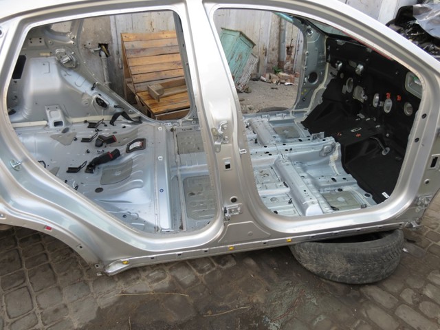 Поріг зовнішній правий 71322K4D00 HYUNDAI