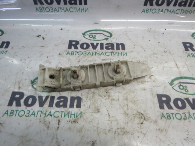 Кронштейн бампера переднього 7173165J00 SUZUKI