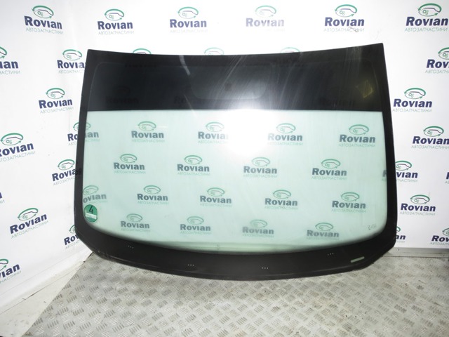 Переднє скло 727124976R RENAULT