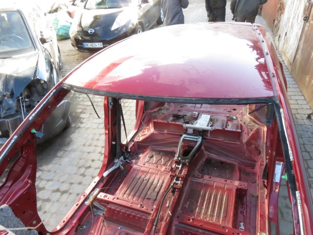 Дах кабіни в зборі 731123NF0A NISSAN