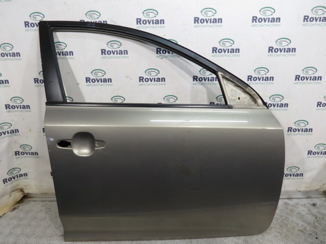 Дверка передня права 760041H000 HYUNDAI