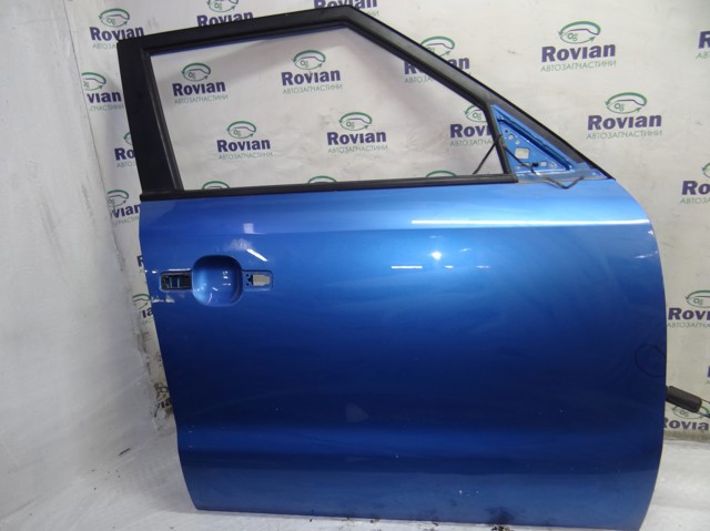 Пасажирські передні двері 76004B2001 HYUNDAI
