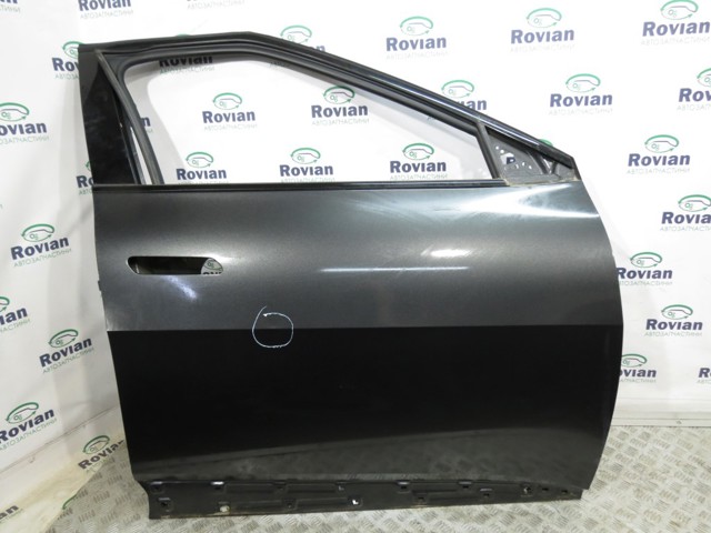 Пасажирські передні двері 76004CV000 HYUNDAI