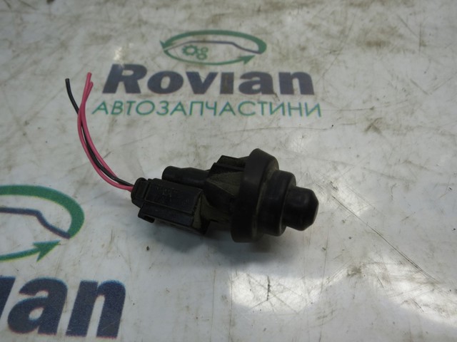 Датчик закривання дверей (кінцевий вимикач) 7700427640 RENAULT