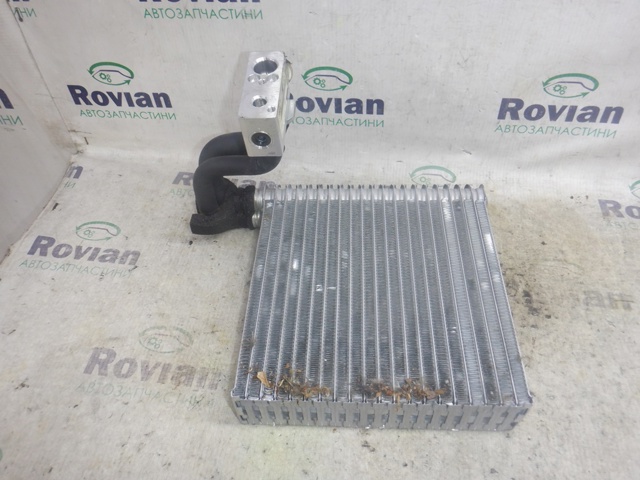 Клапан TRV, кондиціонера 7701208762 RENAULT