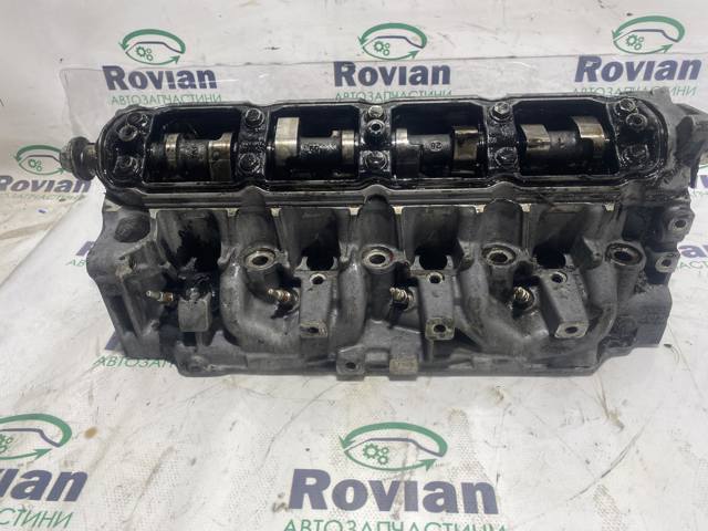 Головка блока циліндрів (ГБЦ) 7701478571 RENAULT