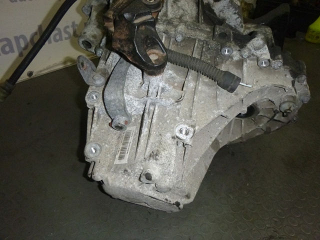 Коробка швидкостей механіка 7701700574 RENAULT
