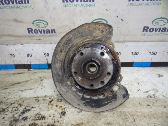 Кулак поворотний лівий 7L8505435 VAG