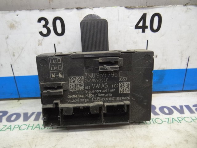 Блок комфорту задніх дверей 7N0959795E VAG
