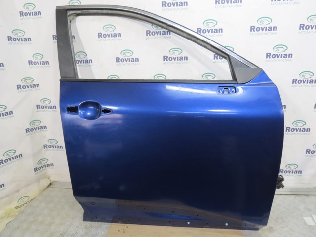 Пасажирські передні двері 801006RR0A NISSAN