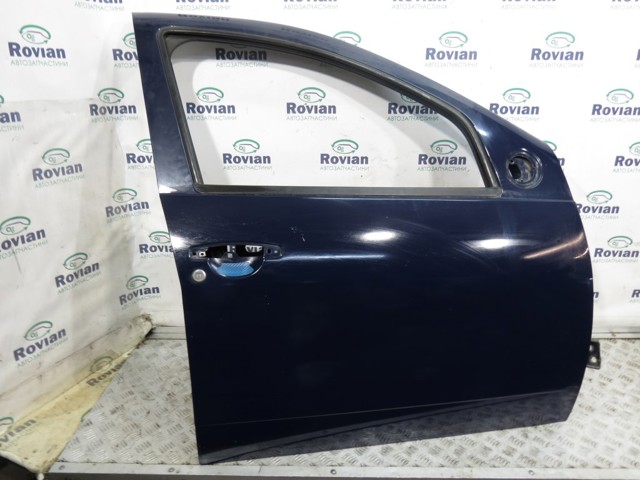 Пасажирські передні двері 801009502R RENAULT