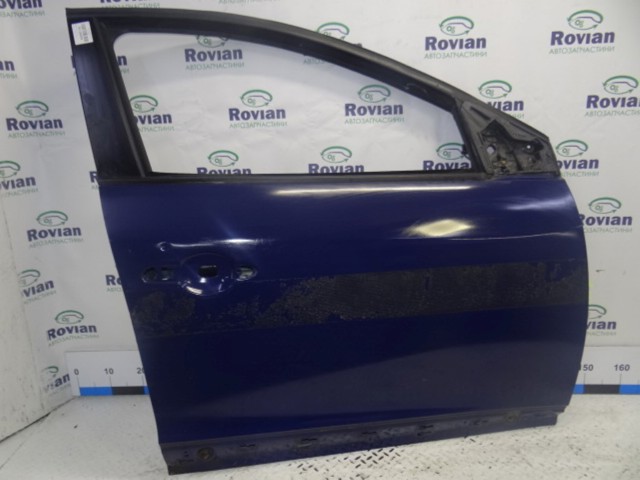 Пасажирські передні двері 801009742R RENAULT