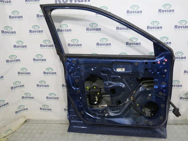 Водійські двері 801016RR0A NISSAN