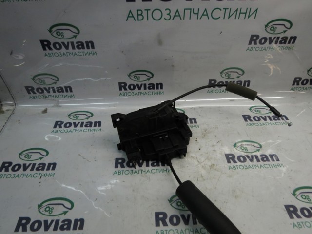 Замок двері правої передньої 805020006R RENAULT