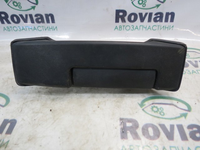 Ручка дверей бічних/зсувних, зовнішня права 806067153R RENAULT