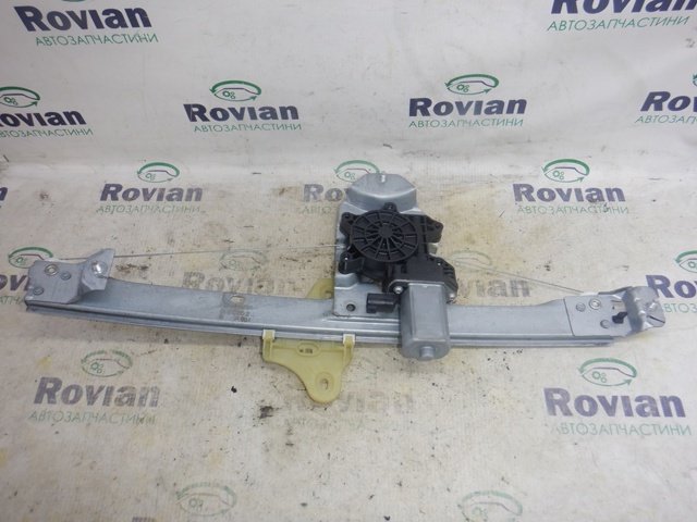 Склопідйомник передньої правої двері 807205569R RENAULT