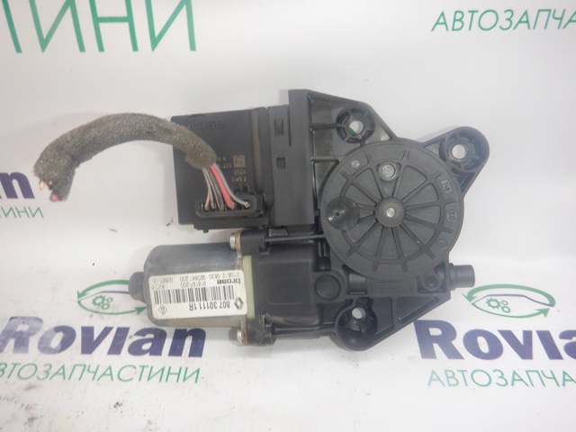 Двигун склопідіймача двері передньої, правої 807301111R RENAULT