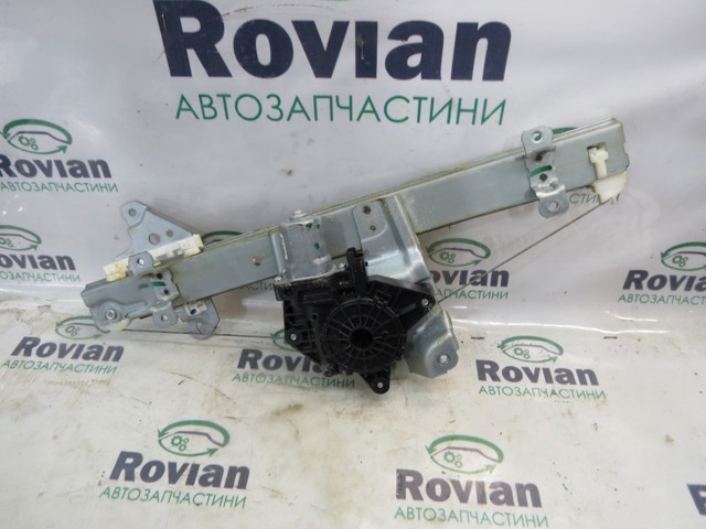 Двигун склопідіймача двері передньої, правої 807306RR0A NISSAN
