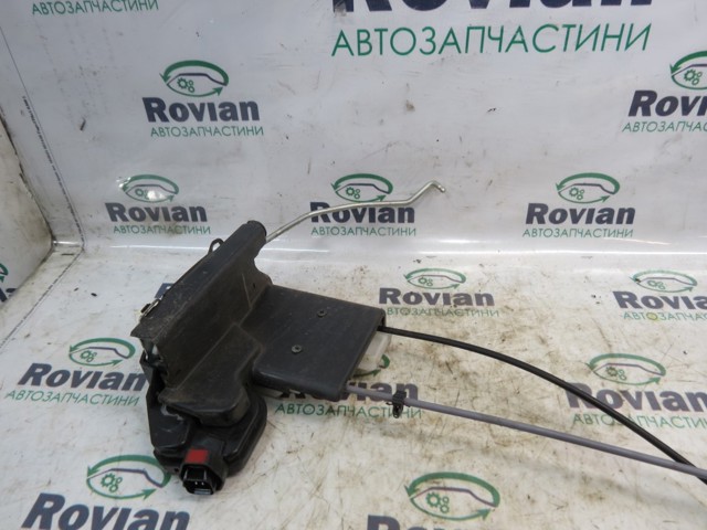 Замок передніх пасажирських дверей 813201F010 HYUNDAI