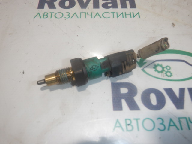 Датчик заднього ходу Renault Trafic 2