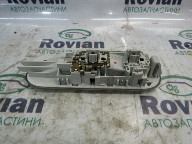 Плафон освітлення салону/кабіни, задній 8200074362 RENAULT