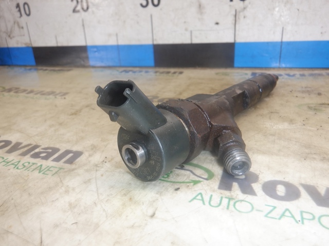 Форсунка вприску палива 8200100272 RENAULT