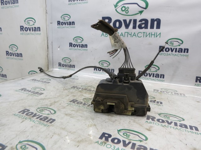 Замок задніх дверей, правих 8200119332 RENAULT