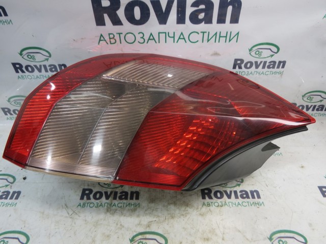 Ліхтар задній лівий 8200127703 RENAULT